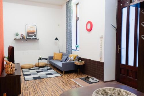 Nepszinhaz negyed Apartamento | Cosy nest close to Blaha sqr