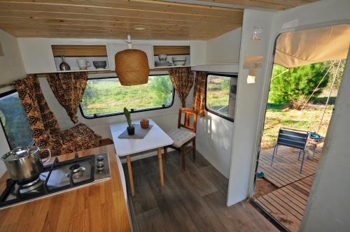 Baiona Otro | Cosy nest in animal rescue Monte dos Vagabundos