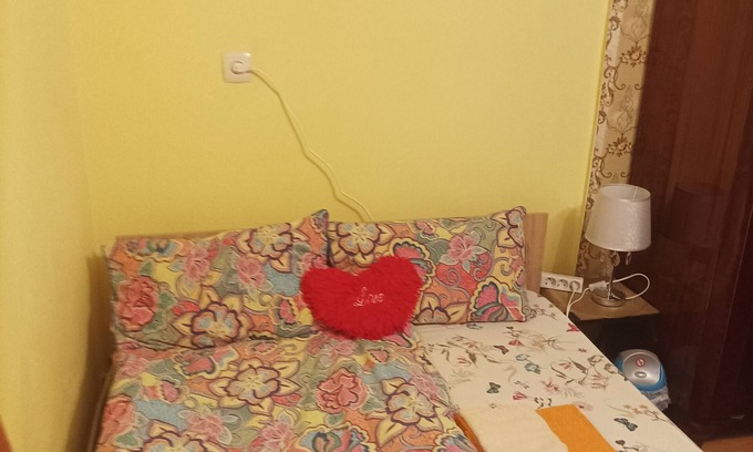 Cluj-Napoca Apartamento | Cosy One Bedroom Appartment with Beautiful Garden