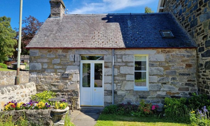 Pitlochry Casa | Cosy peaceful one-bedroom cottage in Pitlochry
