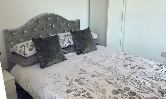 Eastbourne Cabina | Cosy quiet self contained private cabin at the foot of the downs.