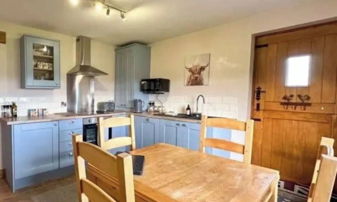 Dilhorne Casa | Cosy, romantic, intimate cottage. 20mins from Alton Towers.