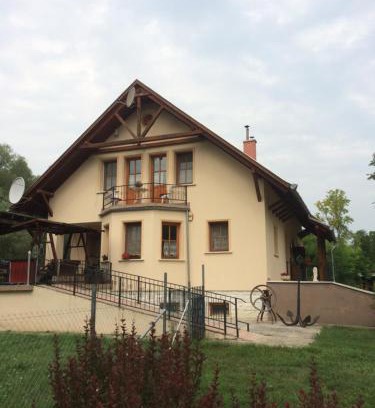 Isaszeg Cama Y Desayuno | Cosy rooms on the lake near Budapest and the Airport