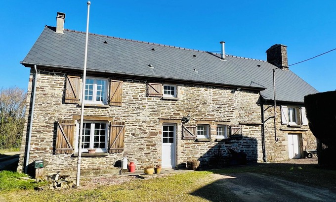 Ger Otro | Cosy rural 5 bedroom home with games room, pet friendly, garden, bbq!