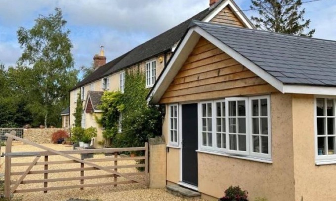 Frome Casa | Cosy Rural Annex, Free Parking, Walkable to Frome Town Centre