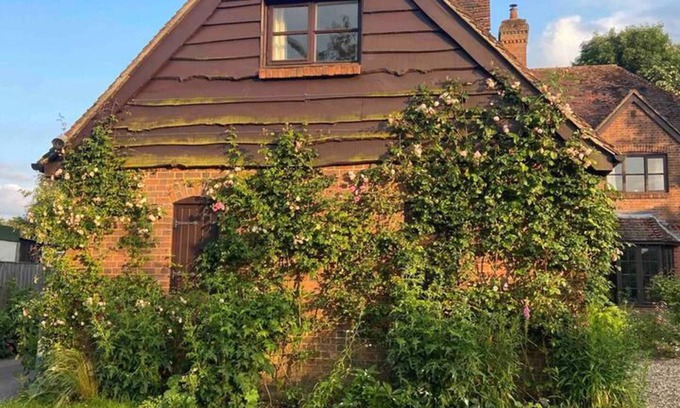 Bottlesford Casa | Stylish Getaway in the Heart of the Pewsey Vale