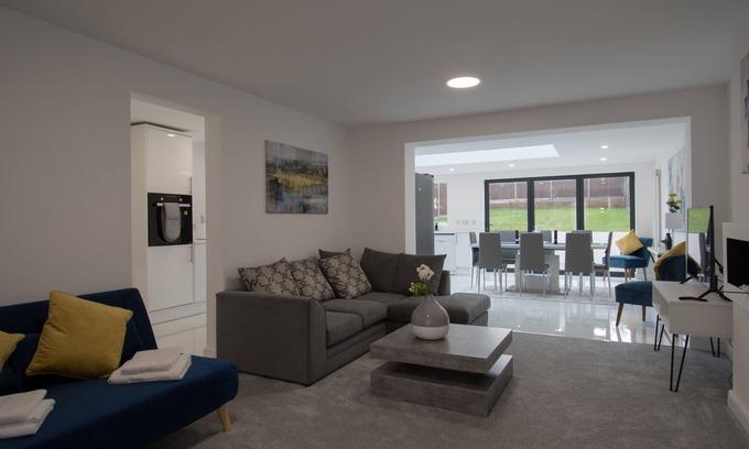Selly Oak Casa | Cosy, Spacious home in Harborne, Close to Birmingham City Centre