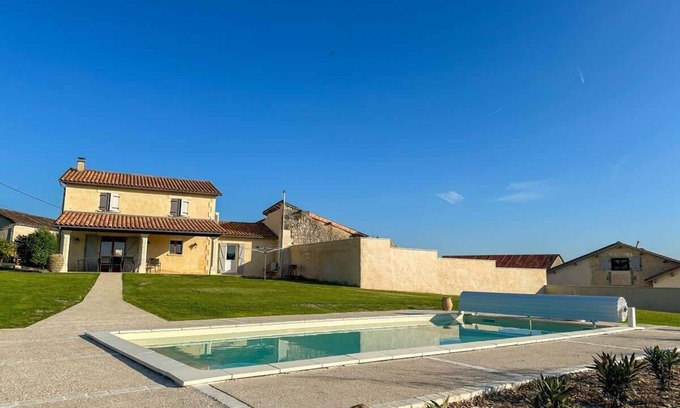 Laprade Casa | Stunning well-Equipped House for 9 Near Aubeterre