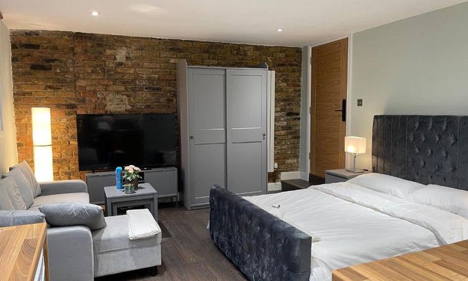 Fulham Broadway Apartamento | Cosy Studio Flat with Balcony in Heart of London