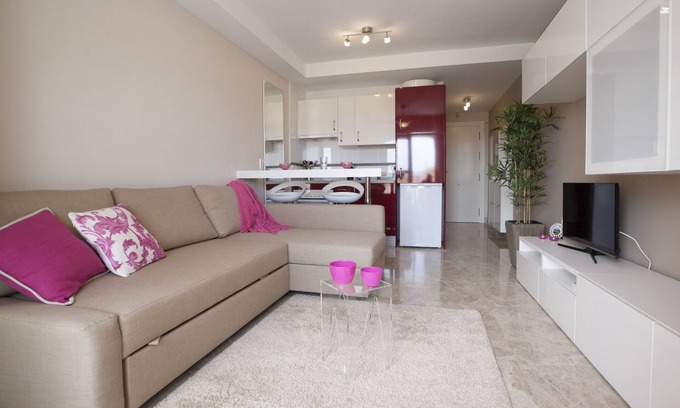 Almerimar Apartamento | Acogedor estudio: en el centro de la ciudad @ playa y golf