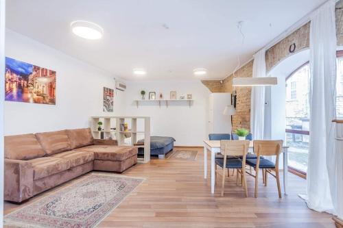 Old Town Apartamento | Cosy Studio in Vilnius Old Town by URBAN RENT