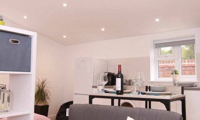 Bury St Edmunds Apartamento | Cosy Studio: Kitchen, Parking, 10' walking to Town