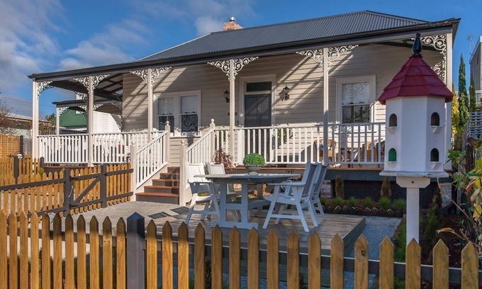 Hobart Central Business District Cabaña | Cosy Studio, "The Maid" easy walking to City