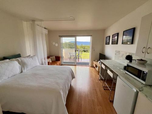 Gerroa Casa | Cosy Studio with valley views