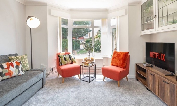 Portsmouth Casa | Cosy Stunning 3-BR Manor, Sleeps 8,Summer Discount