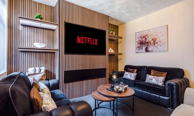Clayton Casa | Cosy & Stylish 3-Bedroom Home Near Etihad Stadium & Coop Live Arena