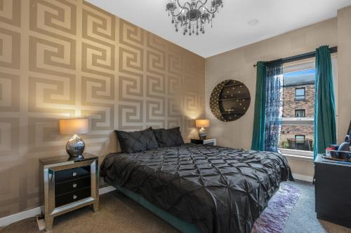 Muirhouse Casa | Cosy, Stylish Bedroom for Business and Work Travellers