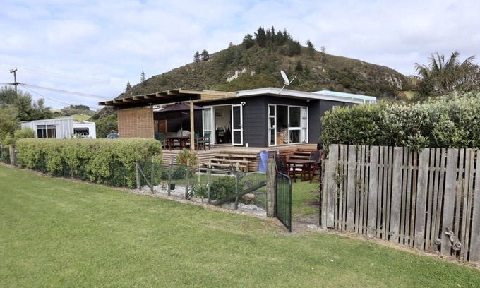 Pataua Casa | Beachside Bach and Cabin