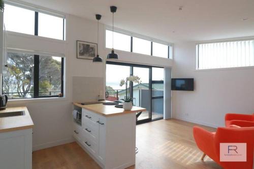 Beach Haven Apartamento | Cosy Tiny Home with Ocean Views