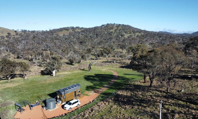 Hume Cabina | Cosy Tiny house offering country privacy with city convenience.