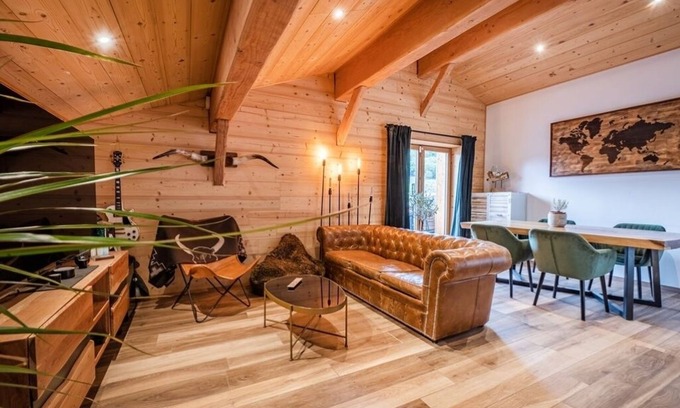 Huez-en-Oisans Apartamento | Cosy triplex Huez village 20m from lifts