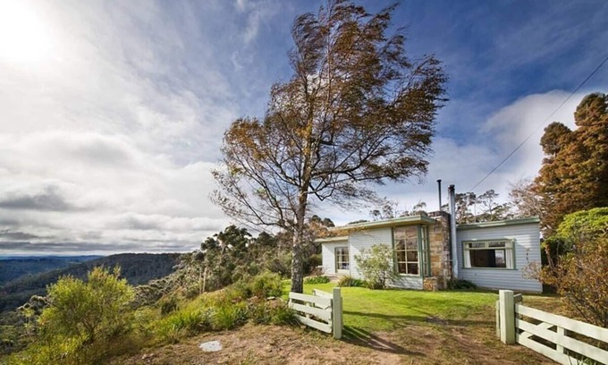 Medlow Bath Cabaña | Cosy weekend away or include the family - Seven Sisters Escarpment Views