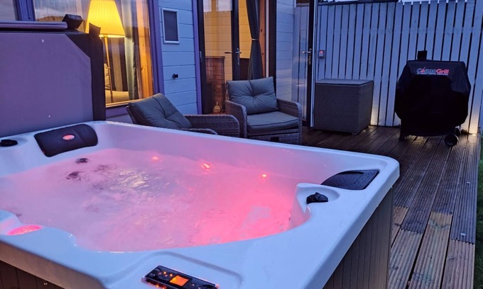 Pitlochry Cabina | Cosy Woodland Lodge close to Pitlochry