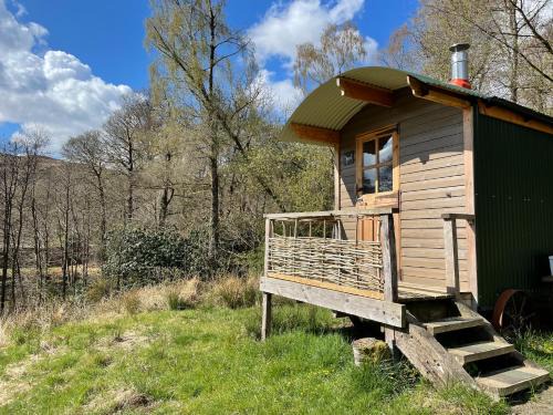 Saint John's Town of Dalry Casa | Cosy woodland off grid Shepherds Hut - Hazel