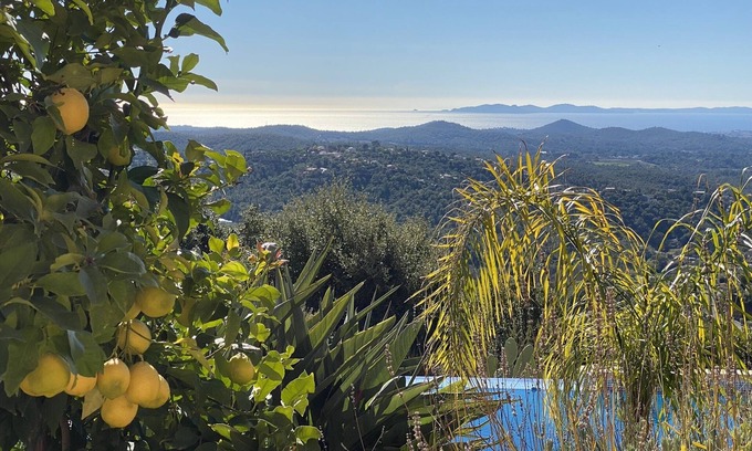 La Londe-les-Maures Villa | Villa Blue Paradou, clasificado 4 *, magnífica vista al mar, piscina climatizada, prox. golf