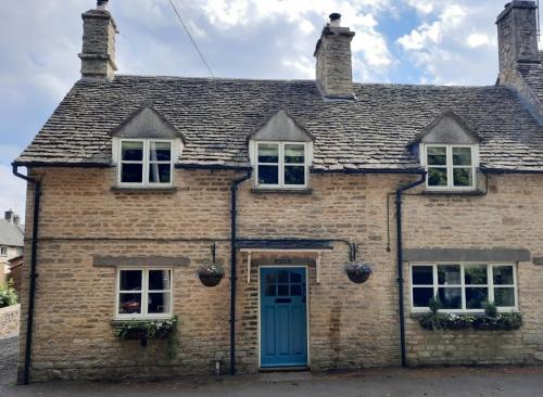 Luckington Cama Y Desayuno | Cotswold Cottage B&B - 5 Minutes Walk to Village Pub