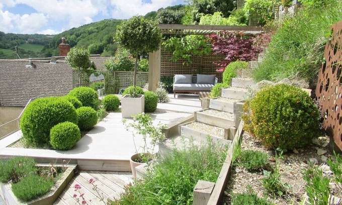 Nailsworth Casa | Cotswold Hillside Retreat with Stunning Views