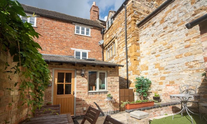 Shipston on Stour Casa | Cotswolds period townhouse near Stratford-upon-Avon, central location short walk to pubs, restaurants and shops