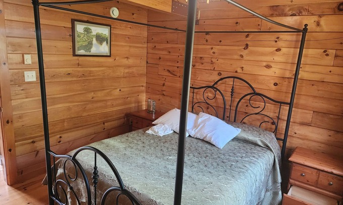 Cape Breton Regional Municipality Cabaña | Cottage #1 in a quiet nature setting. 10 minute drive from North Sydney.