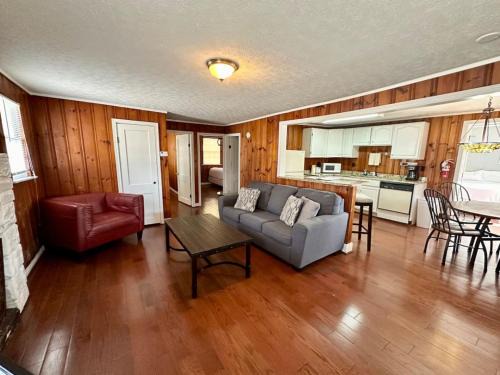 Nancy Casa | Cottage 1- Lees Ford Marina
