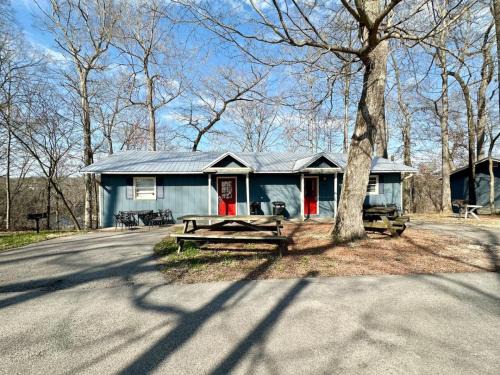 Nancy Casa | Cottage 14- Lees Ford Marina