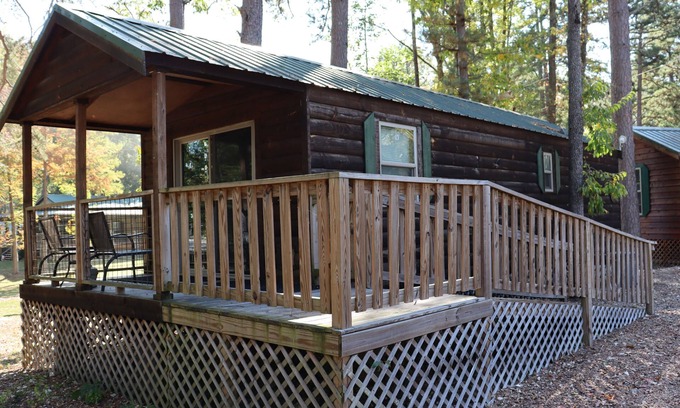 Holladay Cabaña | Cottage #17, Kentucky Lake, Great Fishing, Camden TN, Birdsong Marina