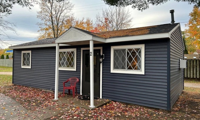 Lake City Cabina | Cottage #2 The Outdoorsman, 2 Bedroom Cottage