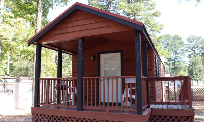 Holladay Cabaña | Cottage #21, Kentucky Lake, Camden TN, Great Fishing, Nashville, Memphis.