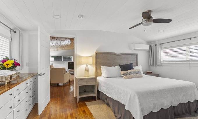 Fairhope Casa | Cottage 3 - Back Bay Bungalow