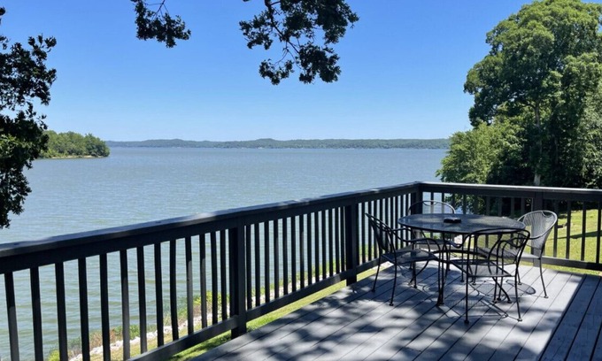 Almo Cabina | Kentucky Lake Waterfront Cottage. Familia y mascotas. Duerme 6