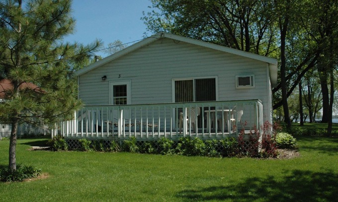 Fox Lake Casa | Cottage 3 on Beautiful Fox Lake!