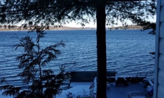 Addington Highlands Cabaña | Casa de campo # 3: Pristine Waterfront! Cabañas en Bon Echo's Edge
