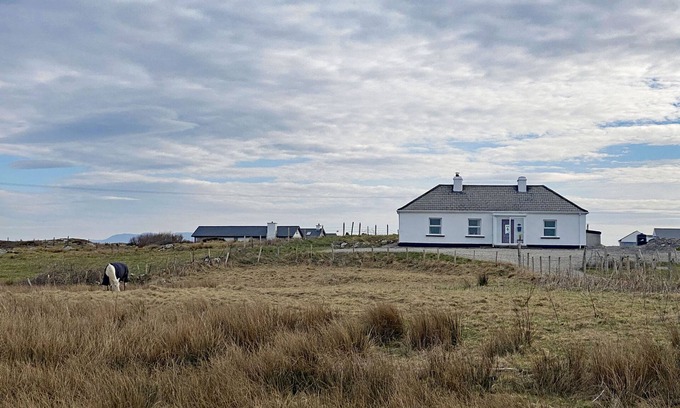 Ballyconneely Cabaña | Cottage 429 - Ballyconneely - sleeps 4 guests in 2 bedrooms