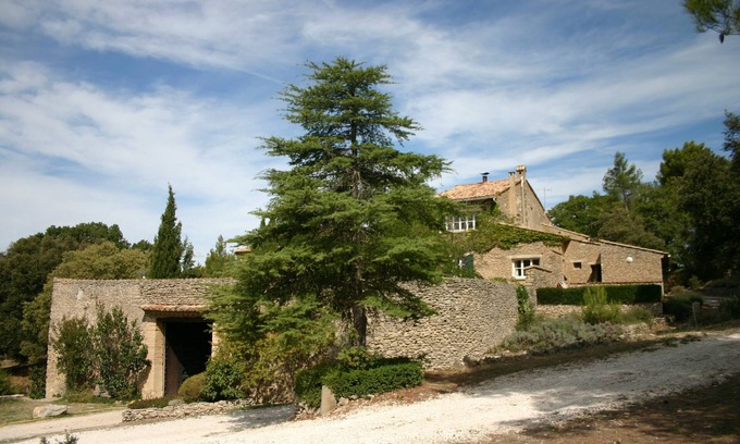 Saumane-de-Vaucluse Cabaña | Cottage 5 pers encanto independiente en una propiedad de 33 hectáreas con piscina