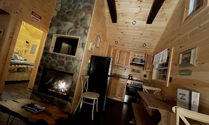 Old Forge Cabaña | Cottage "5th Lake" 2-Bedroom, Waterfront Cottage at The Lakes Old Forge