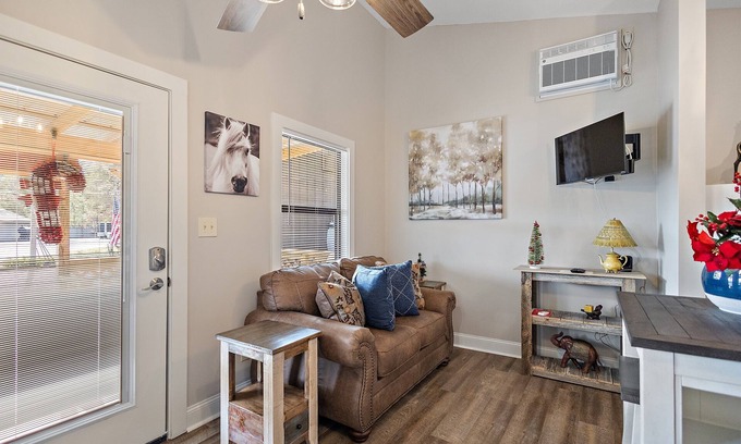 Ridgeland Cabaña | Cottage 6 - Hooty's Place