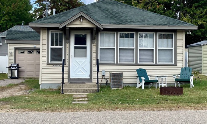 Shawano Cabaña | Cottage by the Beach