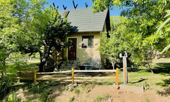 Cornville Cabaña | Cottage by the Creek #3 - Quaint A-frame cottage on the water