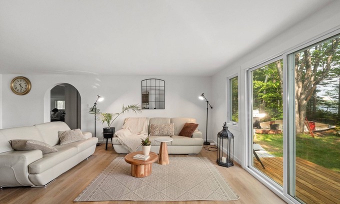 Mount Uniacke Cabaña | Cottage by the lake - cozy escape