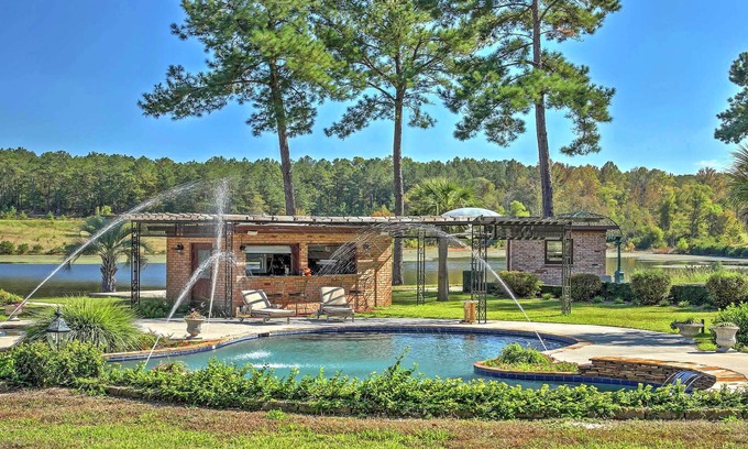 Ridgeway Cabaña | 'cottage by the Pond' on Gorgeous Expansive Estate